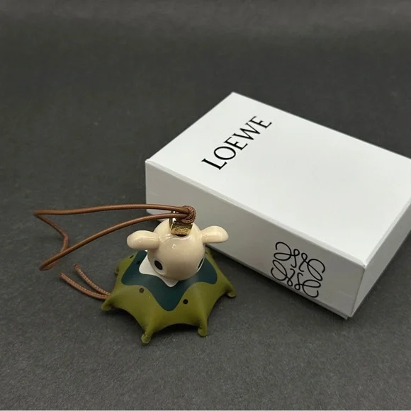 Loewe Green and Cream Bat Key Holder - Picture 5 of 7